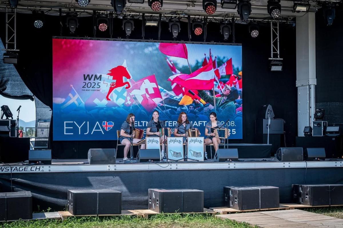 Newstage | Die innovativen Bühnen - Einsatzmöglichkeiten - Festival/Konzerte/Charity-Events
