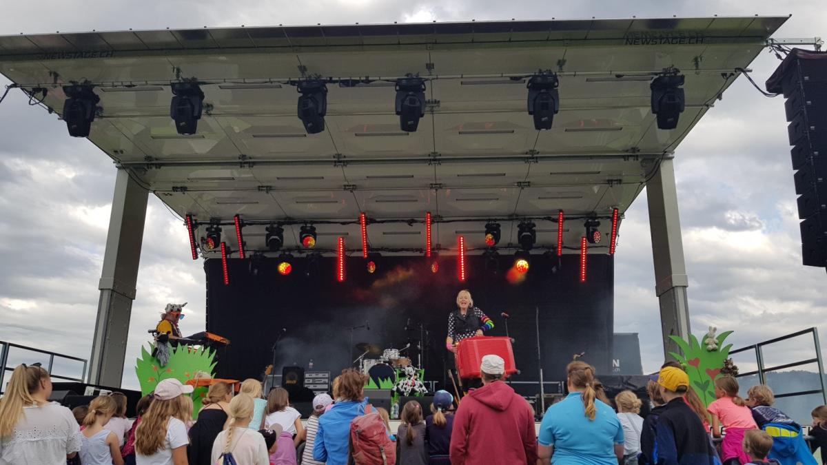 Newstage | Die innovativen Bühnen - On Tour - Golfpark Holzhäusern